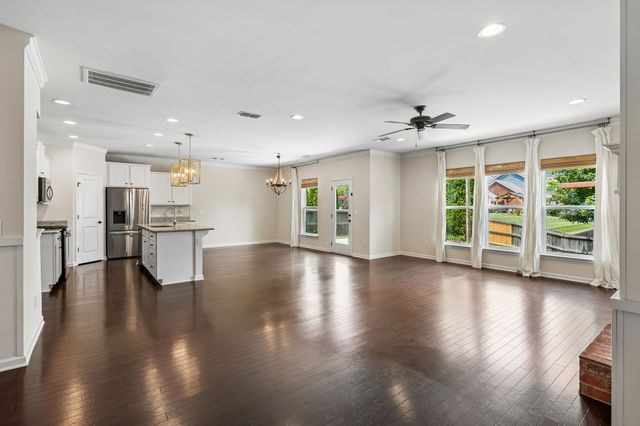 5008 Stately Dr, Thompsons Station, TN 37179