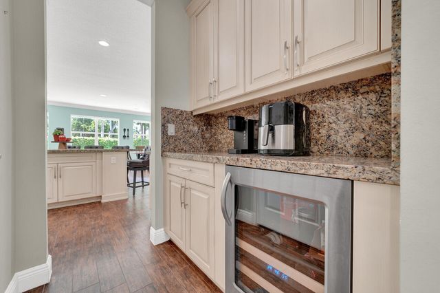 9535 PHIPPS Lane, Wellington, FL 33414