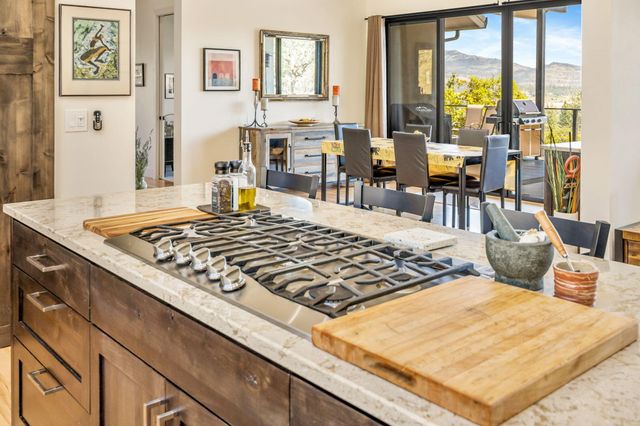 693 Ironwood Drive, Eagle Point, OR 97524