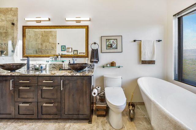 693 Ironwood Drive, Eagle Point, OR 97524