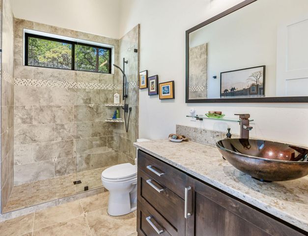 693 Ironwood Drive, Eagle Point, OR 97524