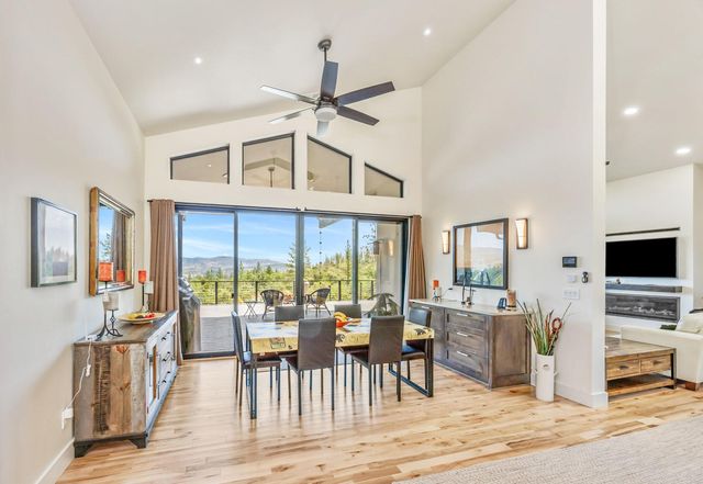 693 Ironwood Drive, Eagle Point, OR 97524