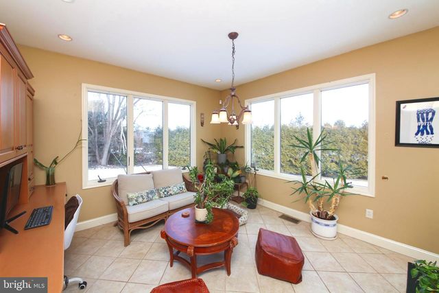 531 HUNSICKER RD, Telford, PA 18969