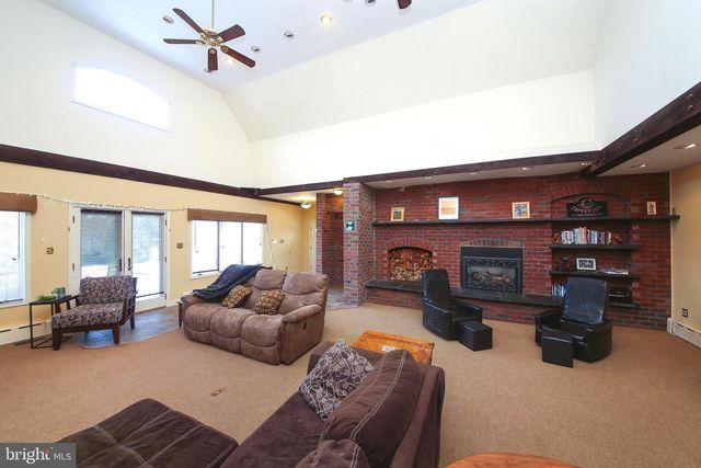 531 HUNSICKER RD, Telford, PA 18969