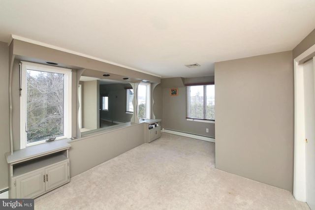 531 HUNSICKER RD, Telford, PA 18969