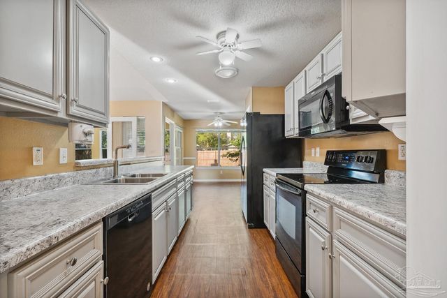 4392 Clair Ct, Gulf Breeze, FL 32563