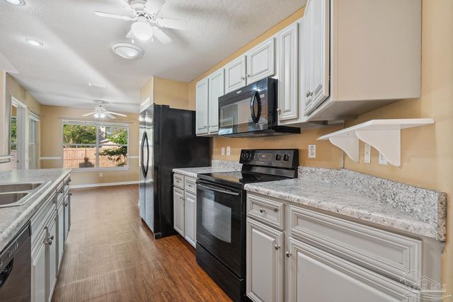 4392 Clair Ct, Gulf Breeze, FL 32563