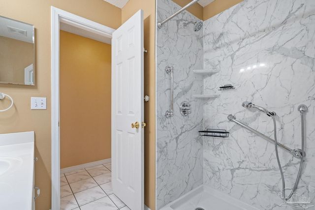 4392 Clair Ct, Gulf Breeze, FL 32563