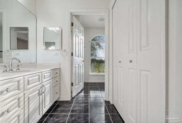 4392 Clair Ct, Gulf Breeze, FL 32563