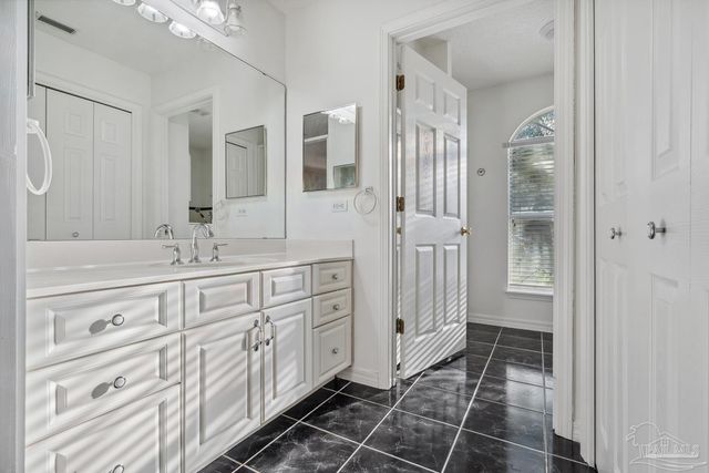 4392 Clair Ct, Gulf Breeze, FL 32563