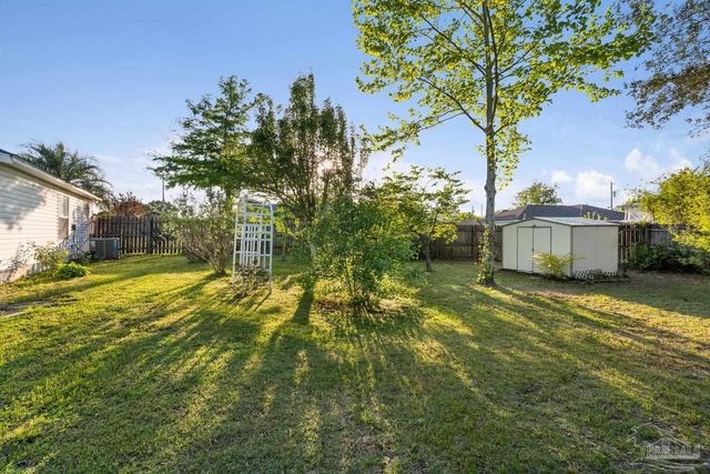 4392 Clair Ct, Gulf Breeze, FL 32563