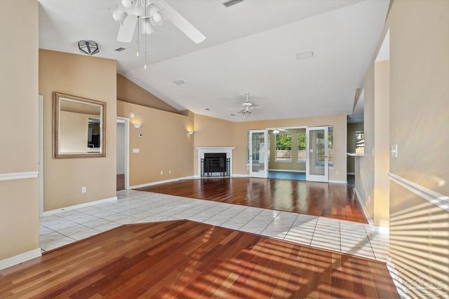 4392 Clair Ct, Gulf Breeze, FL 32563