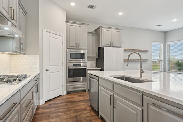 1909 Old Charm Trail, Wylie, TX 75098