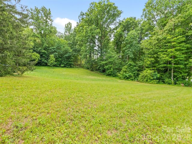 586 Olivet Church Road, Whittier, NC 28789