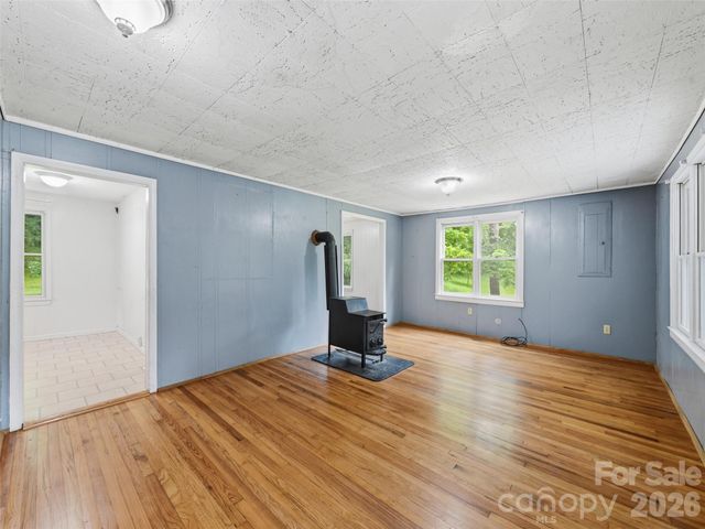 586 Olivet Church Road, Whittier, NC 28789