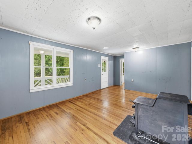 586 Olivet Church Road, Whittier, NC 28789