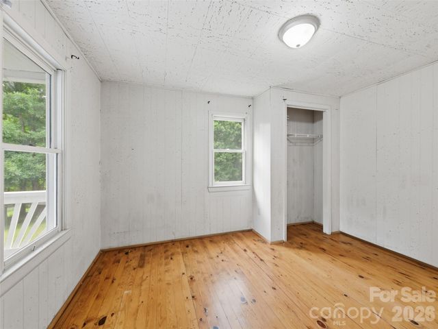 586 Olivet Church Road, Whittier, NC 28789
