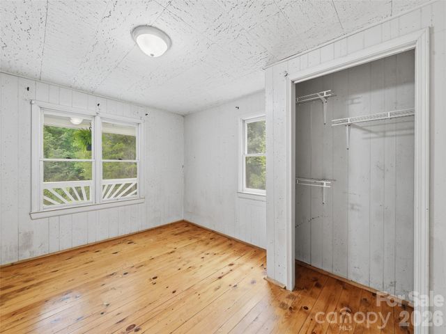 586 Olivet Church Road, Whittier, NC 28789