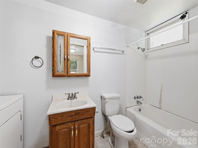 586 Olivet Church Road, Whittier, NC 28789