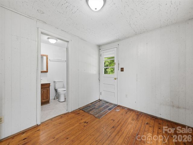 586 Olivet Church Road, Whittier, NC 28789