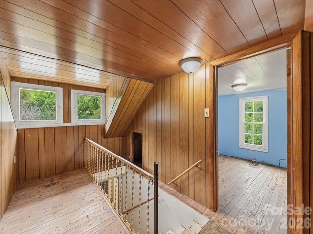 586 Olivet Church Road, Whittier, NC 28789