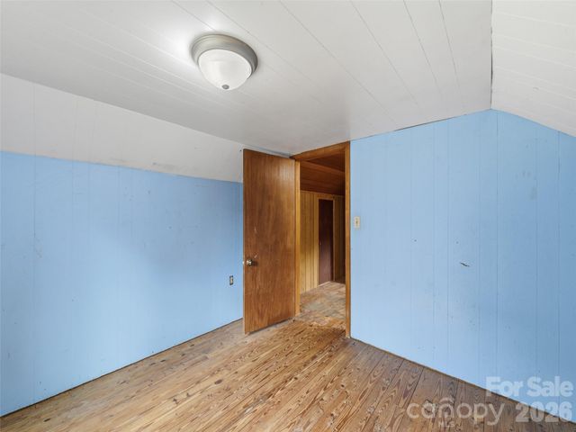 586 Olivet Church Road, Whittier, NC 28789