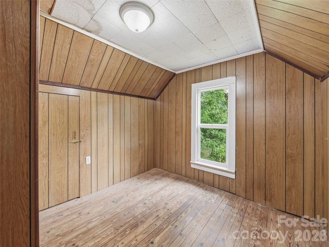 586 Olivet Church Road, Whittier, NC 28789