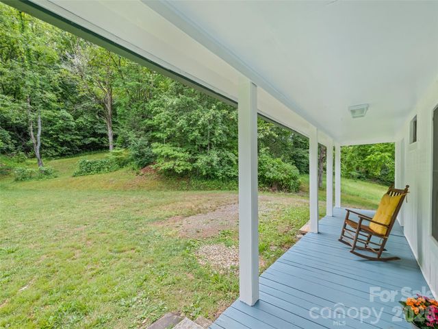 586 Olivet Church Road, Whittier, NC 28789