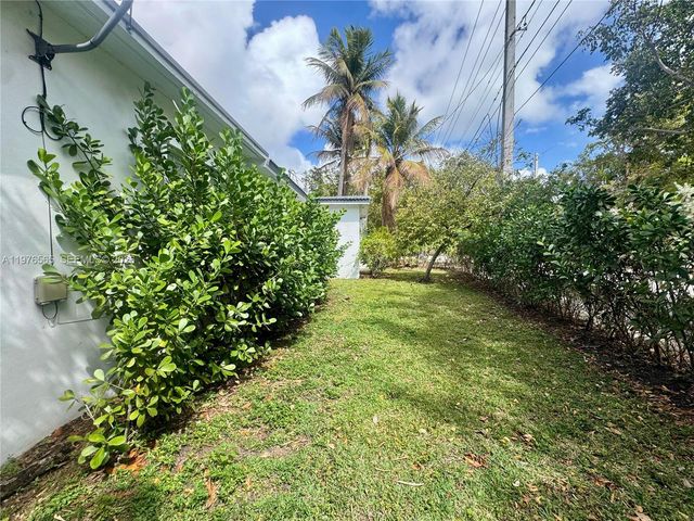 100 SW 30th Rd, Miami, FL 33129