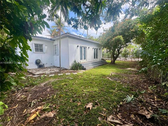 100 SW 30th Rd, Miami, FL 33129