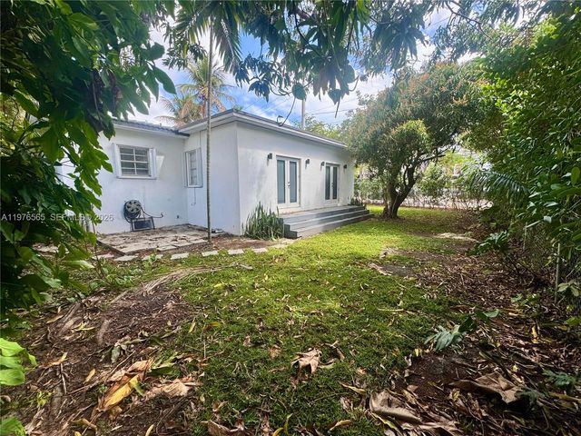 100 SW 30th Rd, Miami, FL 33129