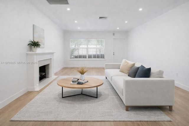 100 SW 30th Rd, Miami, FL 33129