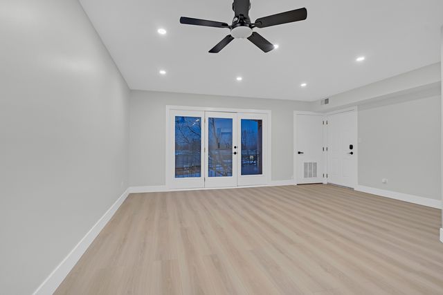 10347 Dearlove Road 302, Glenview, IL 60025