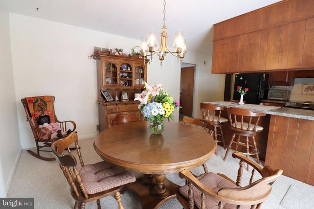 41 W QUEEN ST, Ephrata, PA 17522