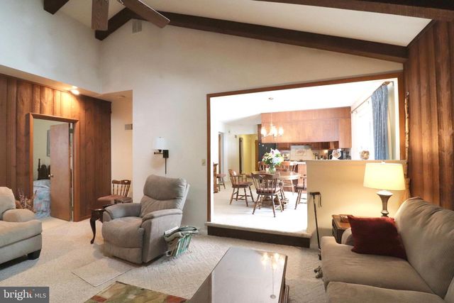 41 W QUEEN ST, Ephrata, PA 17522