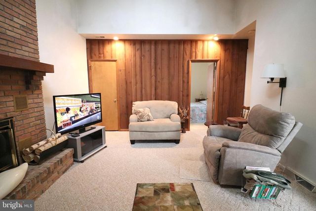 41 W QUEEN ST, Ephrata, PA 17522