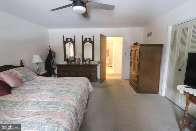 41 W QUEEN ST, Ephrata, PA 17522