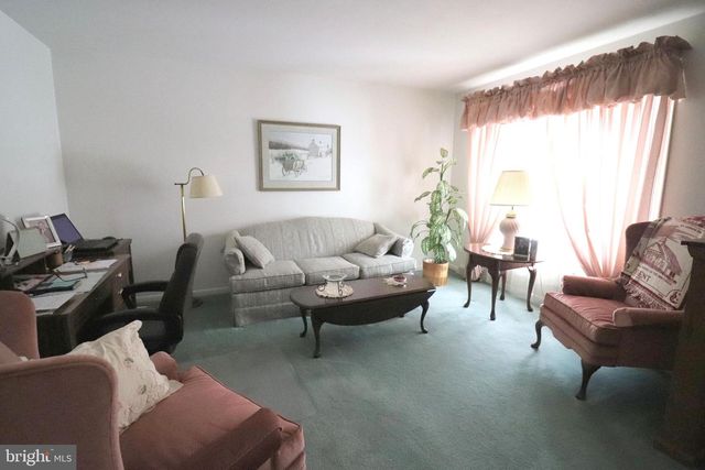 41 W QUEEN ST, Ephrata, PA 17522