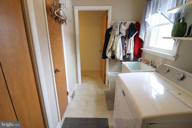 41 W QUEEN ST, Ephrata, PA 17522