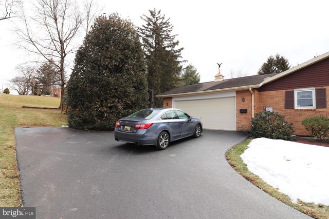 41 W QUEEN ST, Ephrata, PA 17522