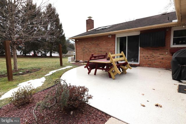 41 W QUEEN ST, Ephrata, PA 17522