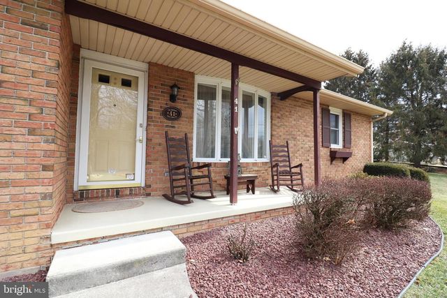 41 W QUEEN ST, Ephrata, PA 17522