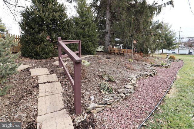 41 W QUEEN ST, Ephrata, PA 17522