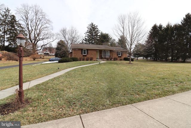 41 W QUEEN ST, Ephrata, PA 17522