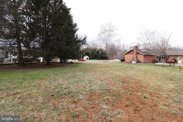 41 W QUEEN ST, Ephrata, PA 17522