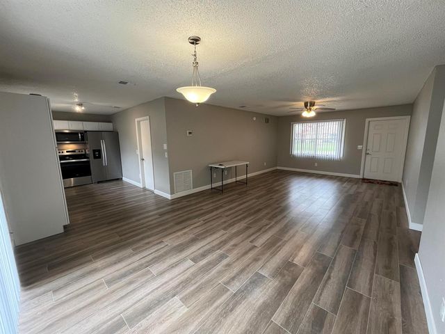 2122 SE Heathwood Circle, Port St. Lucie, FL 34952