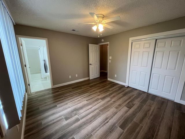 2122 SE Heathwood Circle, Port St. Lucie, FL 34952