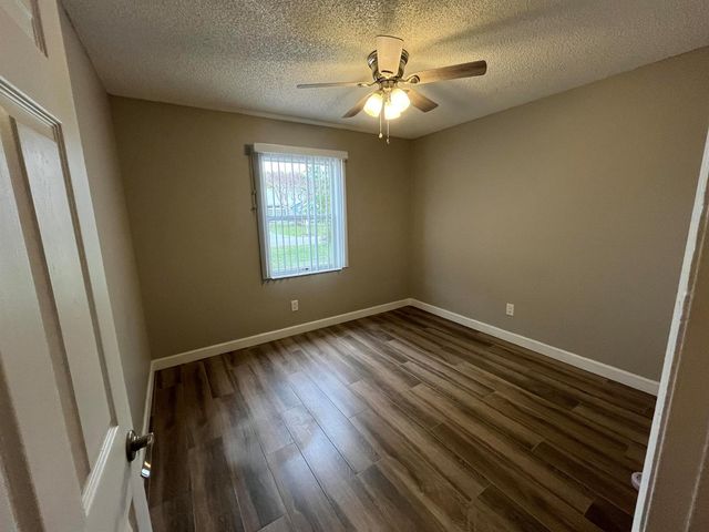 2122 SE Heathwood Circle, Port St. Lucie, FL 34952