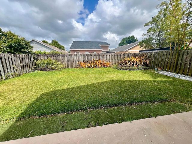 274 SW 159th Ter, Sunrise, FL 33326