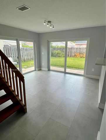 274 SW 159th Ter, Sunrise, FL 33326